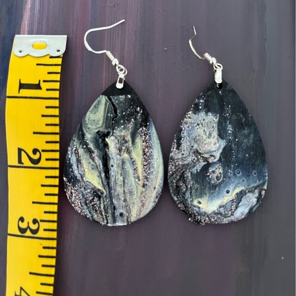 Marbled Teardrop Earrings - Picture 2 of 3